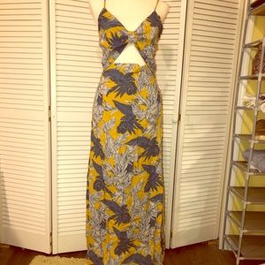 Audrey 3+1 tropical pattern keyhole maxi dress
